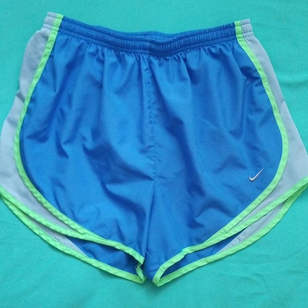 NIKE TEMPO SHORTS